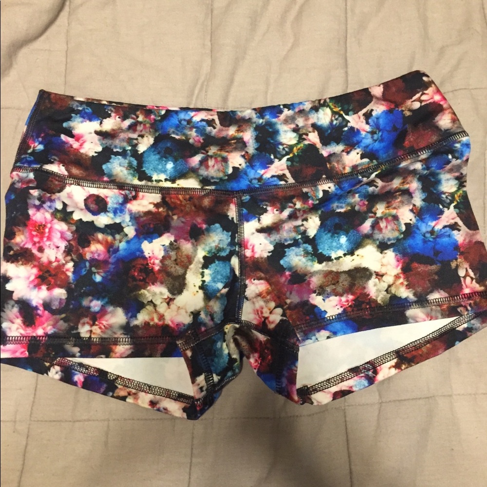 Fleo Multicolor Floral Women's Shorts
